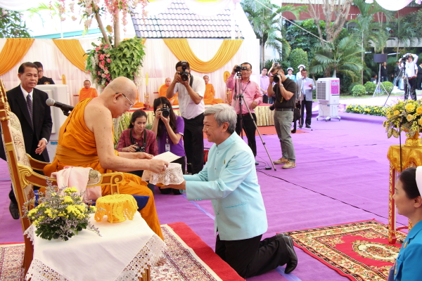 โรงพยาบาลนครปฐม จัดพิธีเปิดอาคารหลวงพ่อพระร่วงโรจนฤทธิ์