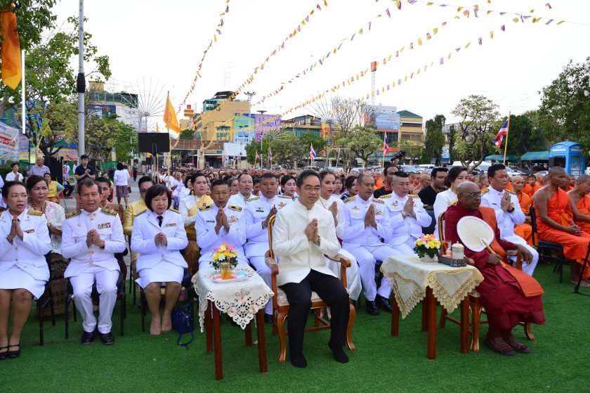 จังหวัดนครปฐมจัดพิธีอัญเชิญและเจริญพระพุทธมนต์สมโภชพระบรมสารีริกธาตุจากประเทศศรีลังกา