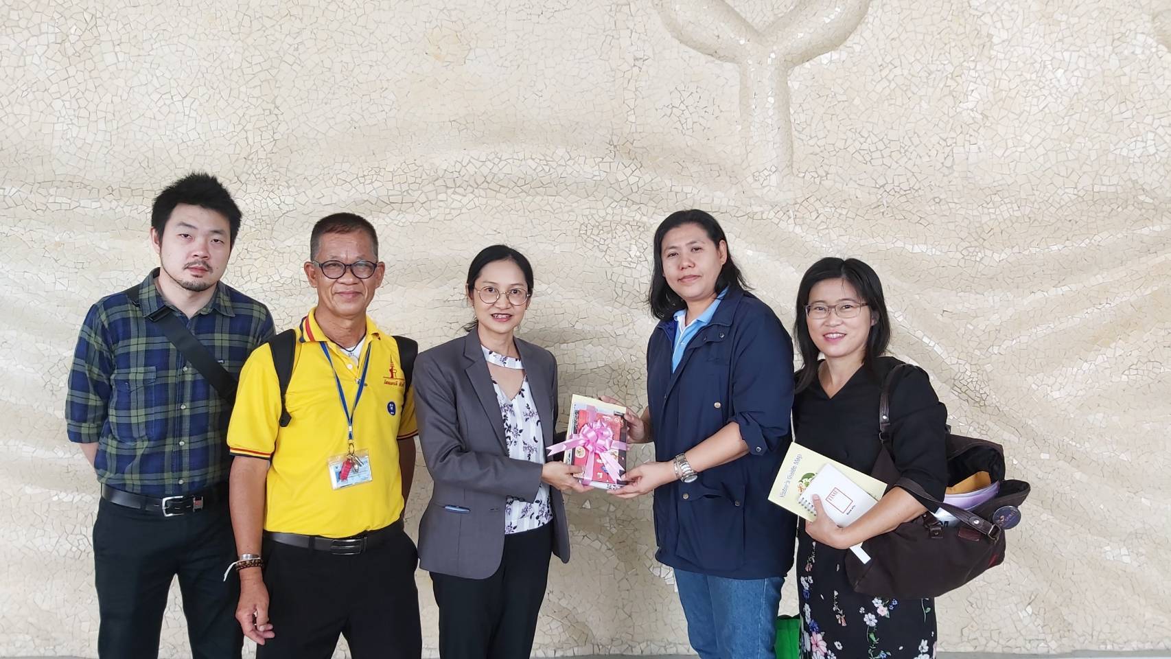 การท่องเที่ยวแห่งประเทศไทย สำนักงานกรุงเทพมหานคร ให้การต้อนรับและอำนวยความสะดวกคณะนักท่องเที่ยวกลุ่มเยาวชนจากโรงเรียนสาธิต จุฬาลงกรณ์ มหาวิทยาลัย