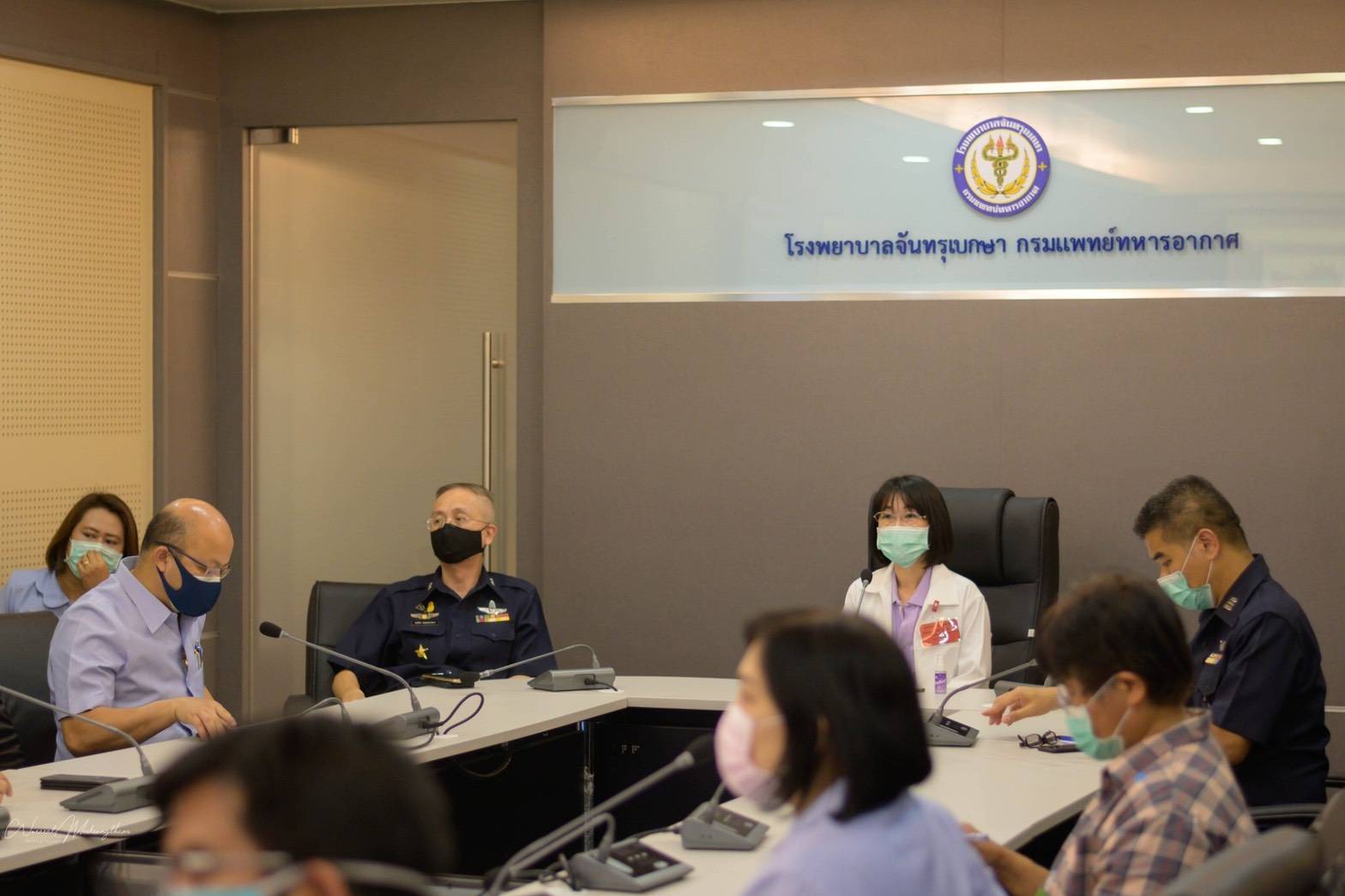 ผู้ตรวจราชการกระทรวงสาธารณสุข เขตสุขภาพที่5 ร่วมในพิธีส่งตัวกลับภูมิลำเนาและให้กำลังใจ 75 ผู้เข้ารับการกักตัว State Quarantine ณ ศูนย์ประสานงานดูแลคนไทยในพื้นที่เฝ้าระวังโรค COVID-19 โรงเรียนการบินกำแพงแสน ทุกคนแจ่มใส มีอาการปกติ ตรวจไม่พบเชื้อไวรัส COVID-19