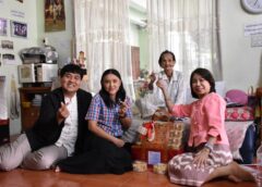 สำนักงานวัฒนธรรมจังหวัดนครปฐม เข้าเยี่ยมให้กำลังใจคุณแม่ผ่องศรี วรนุช ศิลปินแห่งชาติ สาขาศิลปะการแสดง (เพลงไทยลูกทุ่ง-ขับร้อง)