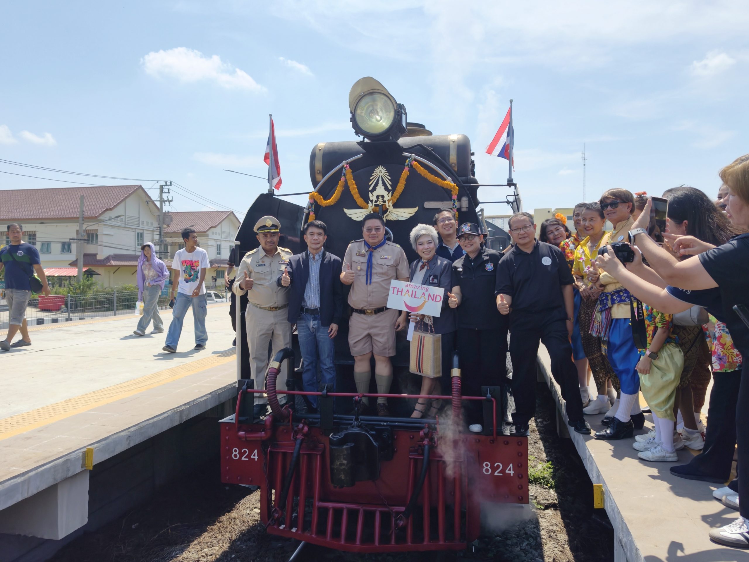 การรถไฟแห่งประเทศไทย เปิดประสบการณ์ให้นักท่องเที่ยวได้สัมผัสการเดินทางย้อนวันวานสุดคลาสสิก จัดขบวนรถจักรไอน้ำพิเศษ เส้นทางกรุงเทพฯ – นครปฐม เนื่องในวันฉัตรมงคล ประจำปี 2569 เฉลิมพระเกียรติพระบาทสมเด็จพระเจ้าอยู่หัว