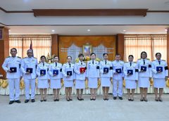 จังหวัดนครปฐม จัดพิธีรับพระราชทานเครื่องราชอิสริยาภรณ์ชั้นสายสะพาย ประจำปี 2568 เบื้องหน้าพระบรมฉายาลักษณ์พระบาทสมเด็จพระเจ้าอยู่หัว สังกัดสำนักงานคณะกรรมการการศึกษาขั้นพื้นฐาน (จังหวัดนครปฐม)